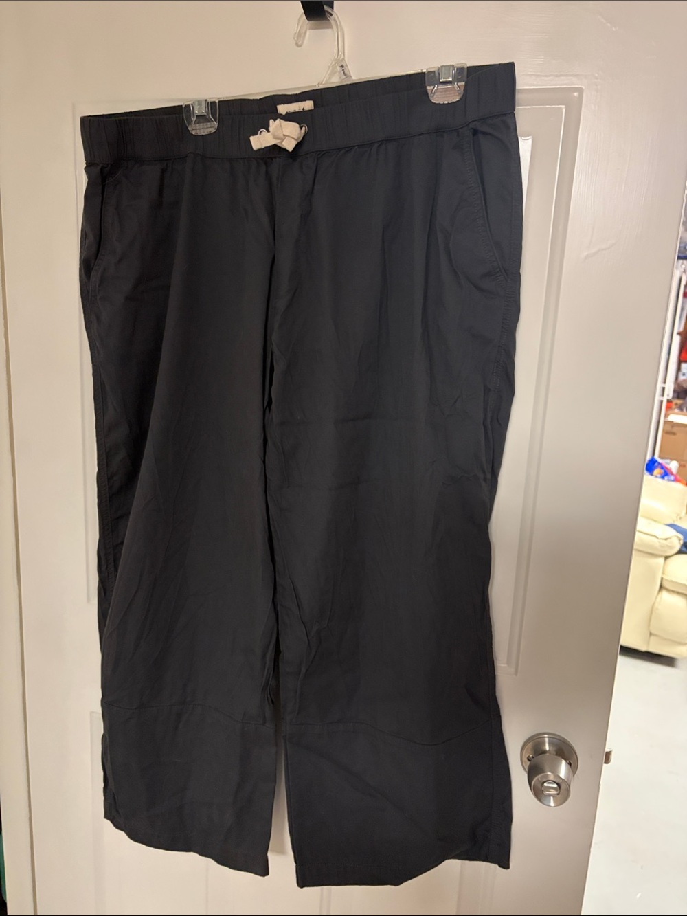 Pact Women's Wide Leg Ankle Crop Drawstring Pants in Dark Grey